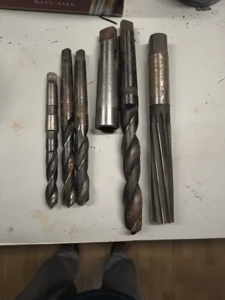 Brocas cónicas, acoplador y freza