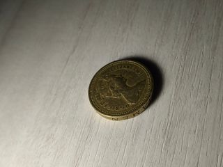 Rara moneta di One Pound 1 con errore di stampa