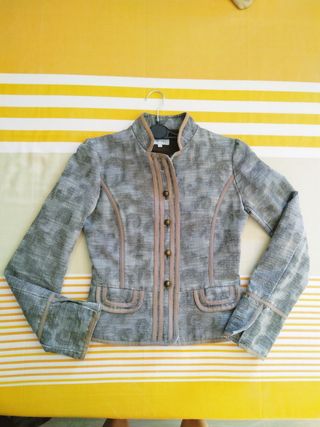 Chaqueta americana gris verdoso