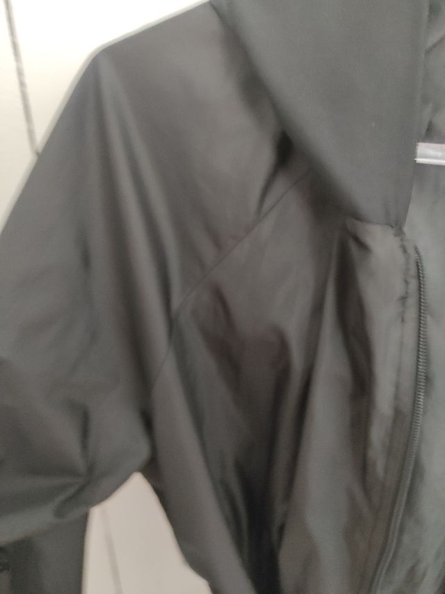 Parka mujer negra con capucha muy comoda