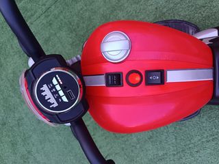 Moto eléctrica infantil roja Triumph