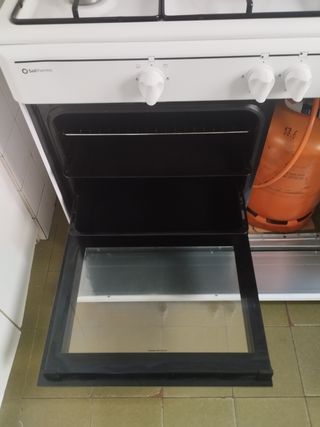 Cocina de gas 5 fuegos con horno