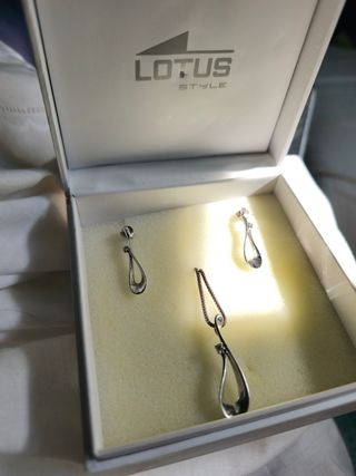 Conjunto Lotus Style Collar y Pendientes