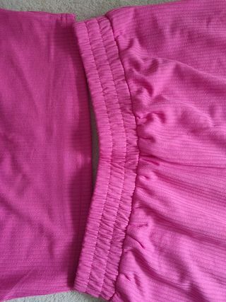 Conjunto Shein rosa camiseta y shorts