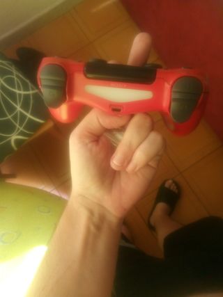 2 Mandos PS4 (PlayStation 4) Rojo y negro 
