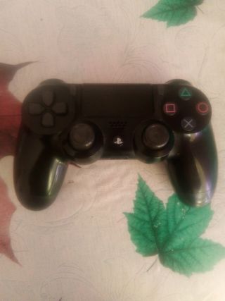 2 Mandos PS4 (PlayStation 4) Rojo y negro 
