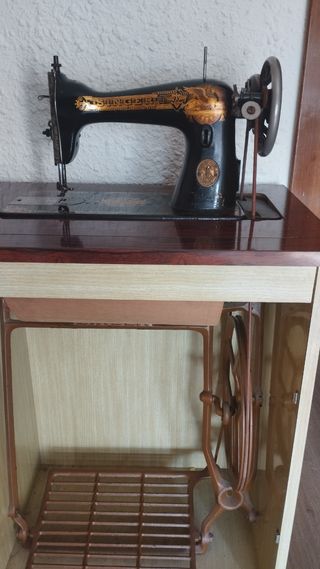 Máquina de coser Singer antigua