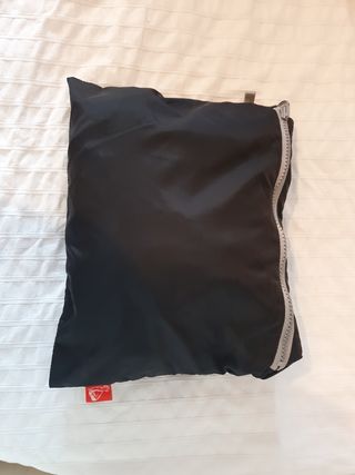 Mochila Plegable Negra y Gris Medidas 55x30 cm