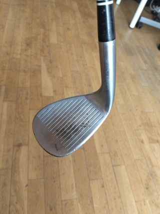 Lob wedge Cleveland CG10 60° dos puntos dot