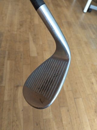 Lob wedge Cleveland CG10 60° dos puntos dot
