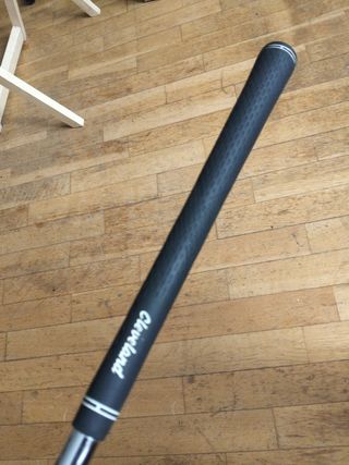 Lob wedge Cleveland CG10 60° dos puntos dot