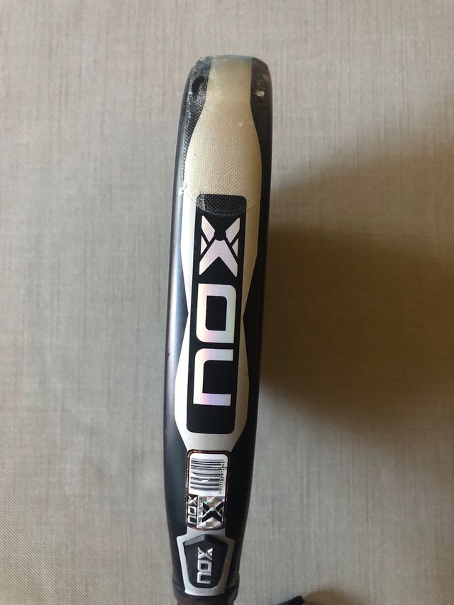 Pala Padel Nox AT Luxury Genius Attack 18k 2023