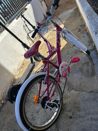 Bicicleta infantil niña rosa patinete eléctrico
