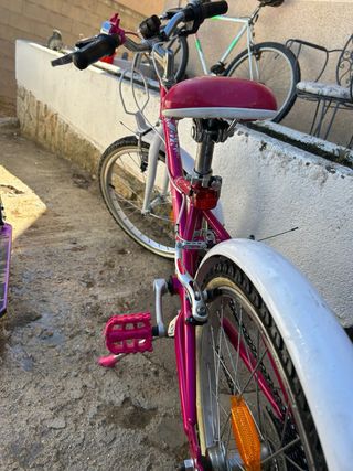 Bicicleta infantil niña rosa patinete eléctrico
