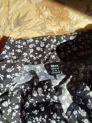 Falda Shein negra con fruncido