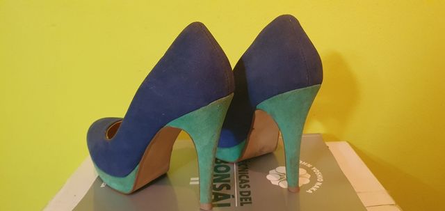 Zapatos de tacón azul y verde talla 39