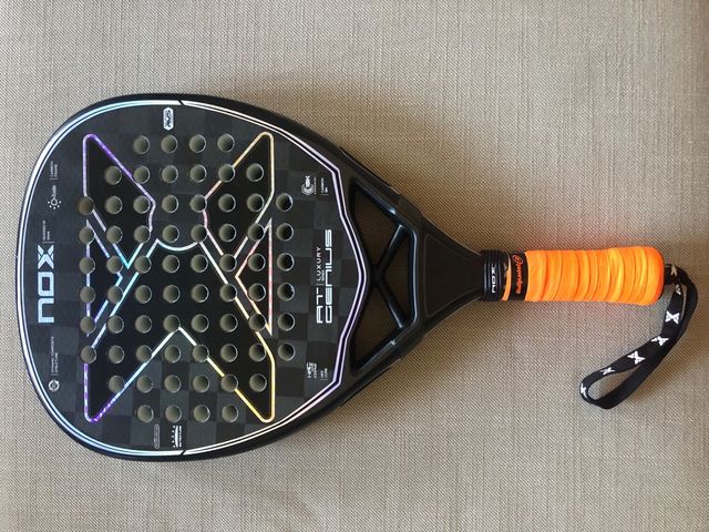 Pala Padel Nox AT Luxury Genius Attack 18k 2023