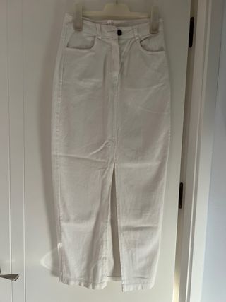 Conjunto falda vaquera blanca , camiseta