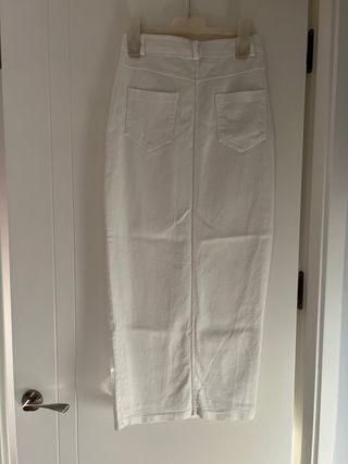 Conjunto falda vaquera blanca , camiseta