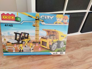 Cogo City 4145 Camión Volquete y Grúa