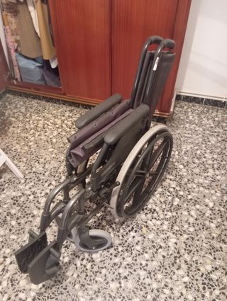 Silla de ruedas NUEVA sin uso