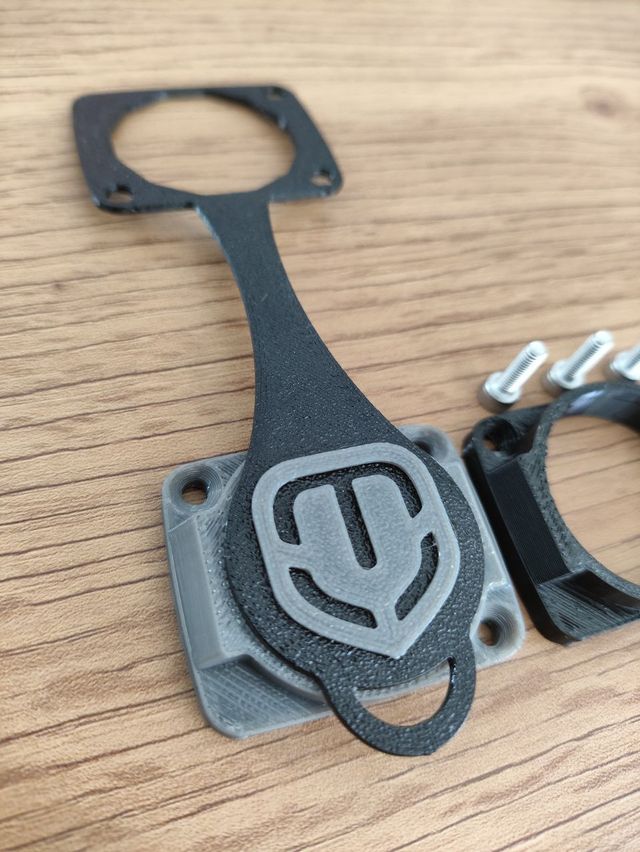 Coperchio della porta di ricarica grigio migliorato Mondraker