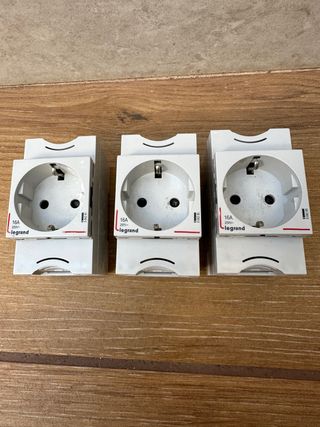 Bases Enchufe SCHUCO Legrand 16A 250V
