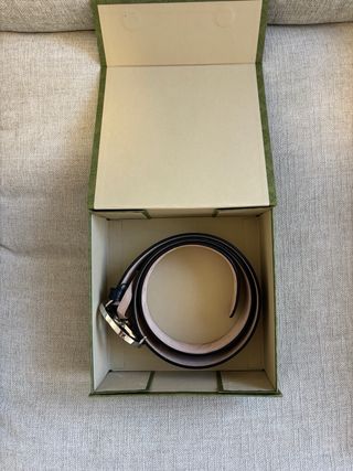 Cinturón Gucci GG Hebilla Plateada