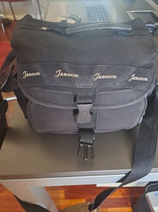 Cámara Nikon D80 con objetivo 18-135mm