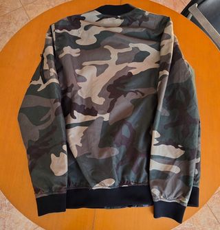 Chaqueta Cortavientos Militar Pull&Bear Talla M