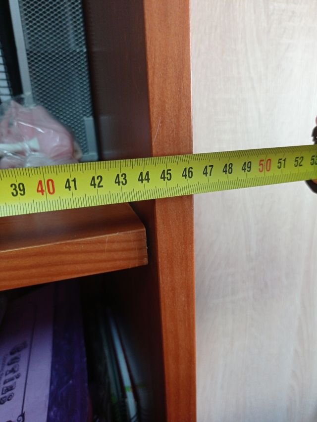 Estantería de madera