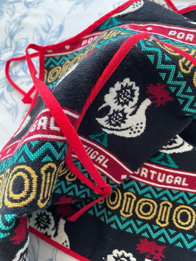 Delantal Portugués Bordado