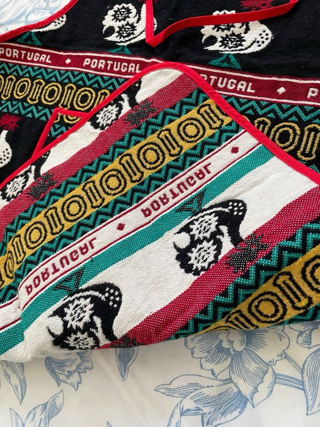 Delantal Portugués Bordado