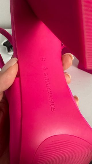 Zapatos de tacón rosa slingback