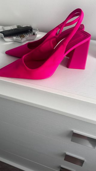 Zapatos de tacón rosa slingback