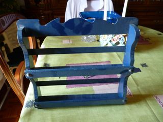 Especiero antiguo de madera azul