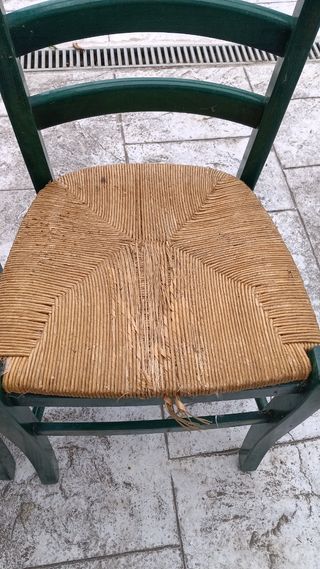 Juego de 4 sillas  con asiento de enea