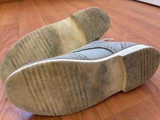 Zapatos grises de comunión para niño