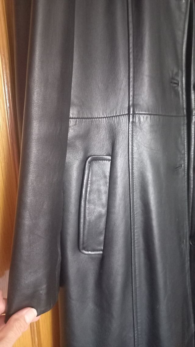 Abrigo de piel Negro largo hasta la rodilla. NUEVO