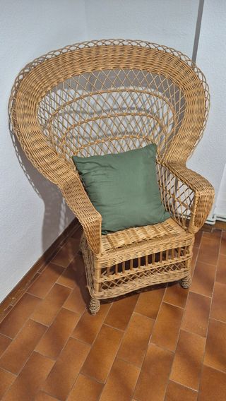 Sillón de ratán y mimbre