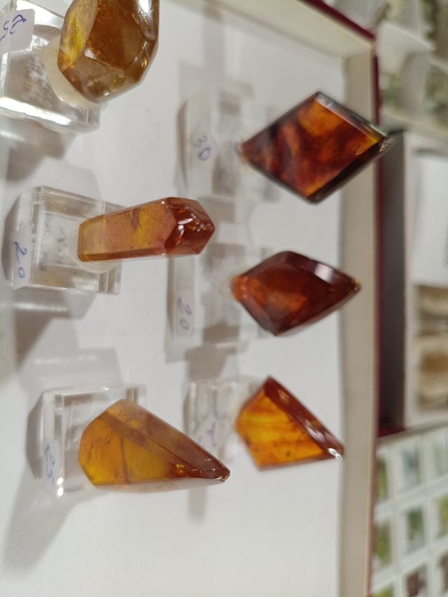 BLENDA ESFALERITA ACARAMELADA PULIDA MINERALES