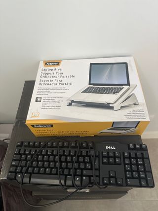 Soporte portátil Fellowes + Teclado Dell