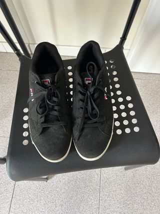 Zapatos Fila Negros Suela Blanca