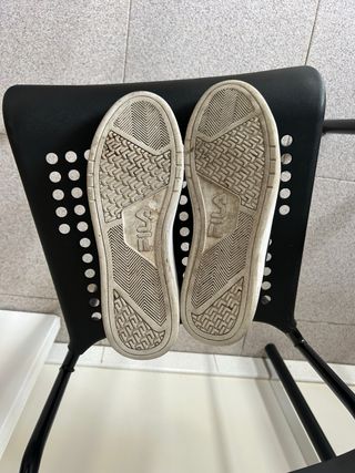 Zapatos Fila Negros Suela Blanca