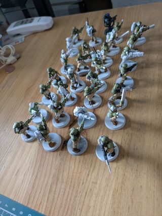 39 Cadianos + 1 figura extra