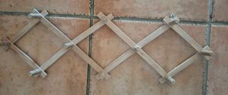 Perchero de madera expandible