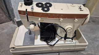 Máquina de coser Singer 366
