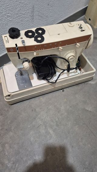 Máquina de coser Singer 366