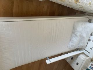 Cama infantil IKEA con colchón y barrera