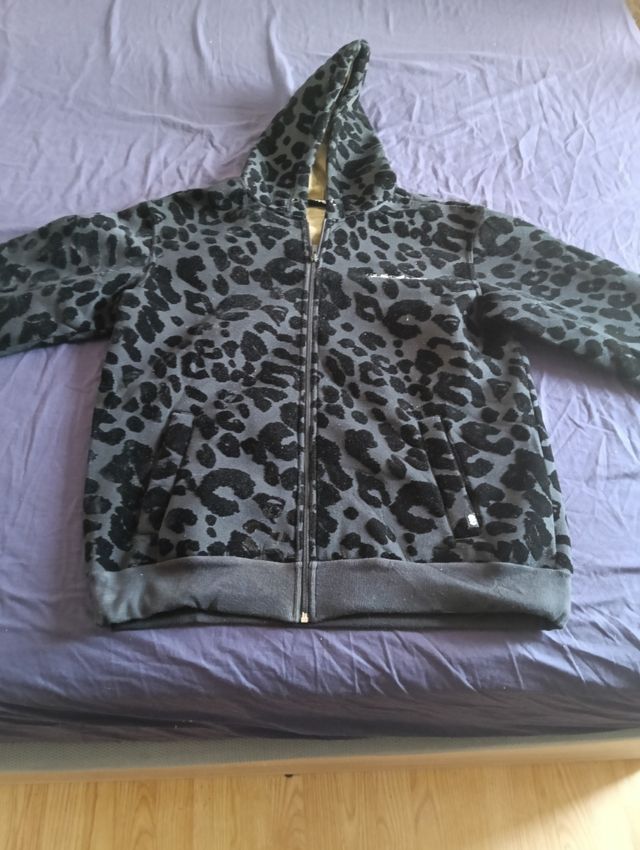 Chaqueta con estampado de leopardo